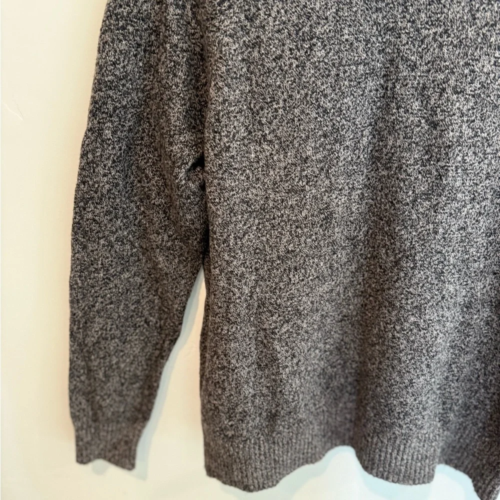 J. Crew Men's Charcoal Crewneck Sweater Large Lambs Wool Classic Warm Cozy